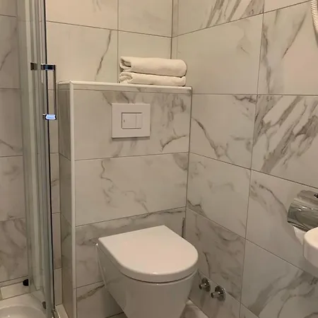 Barbara ホテル 4*