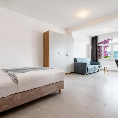 Barbara ホテル ネウム